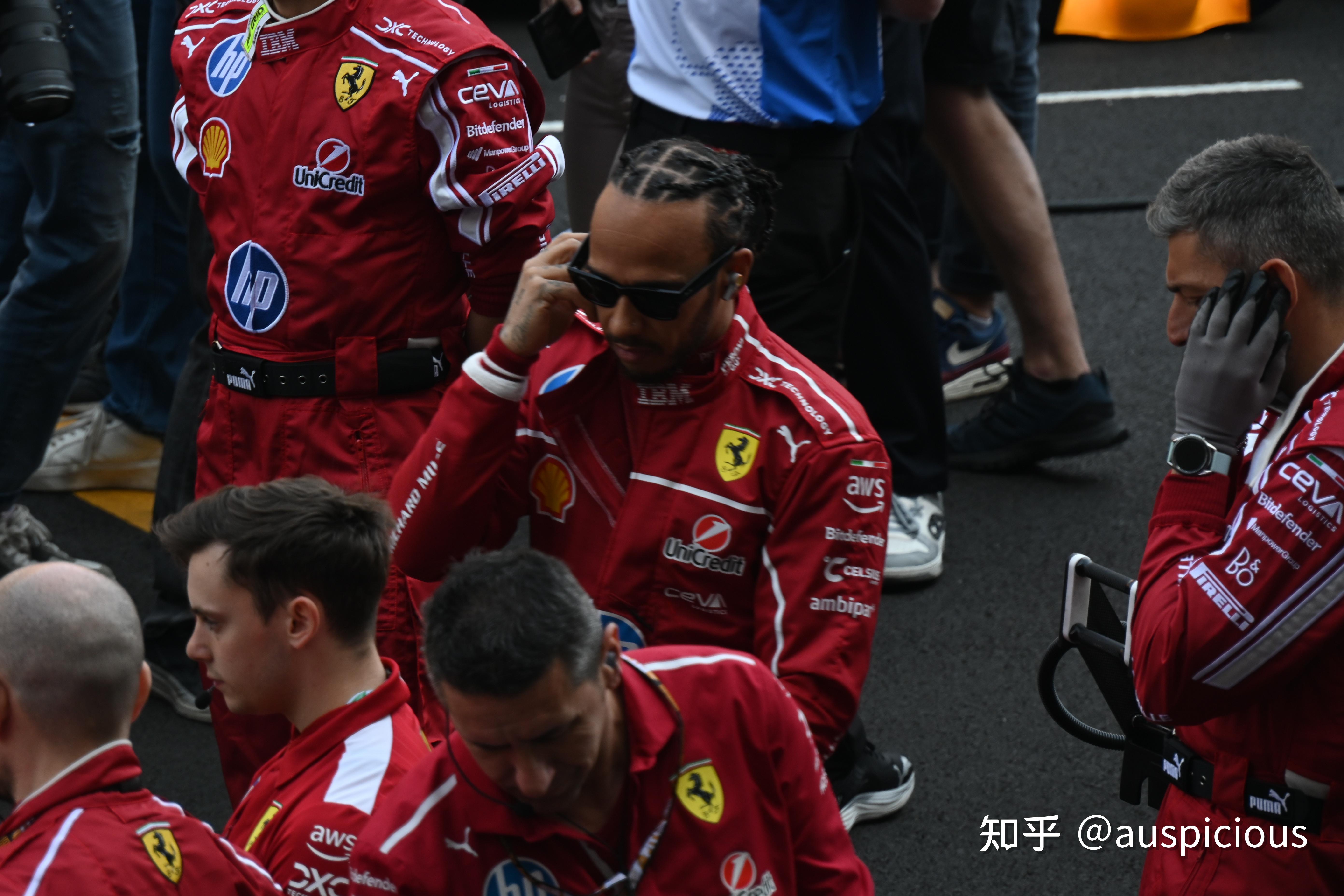 阿斯顿马丁轻取红牛车队，汉密尔顿关键制胜