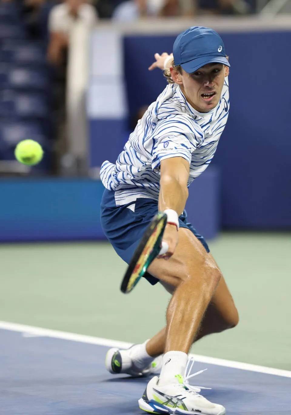 澳网逆转戴维斯杯,兹维列夫刷新纪录 澳网逆转戴维斯杯,兹维列夫刷新纪录