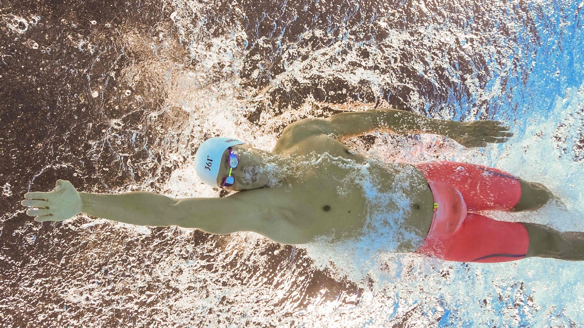 破晓之争，当沙特黄沙遇见尼斯湛蓝，特奥奏响绿茵唯一乐章